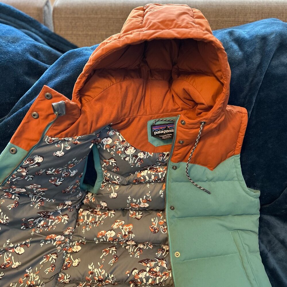 Patagonia Down Hooded Vest in Mogul Blue - Picture 2 of 3